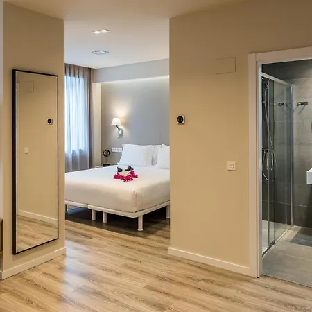 Center By Abba Apartahotel