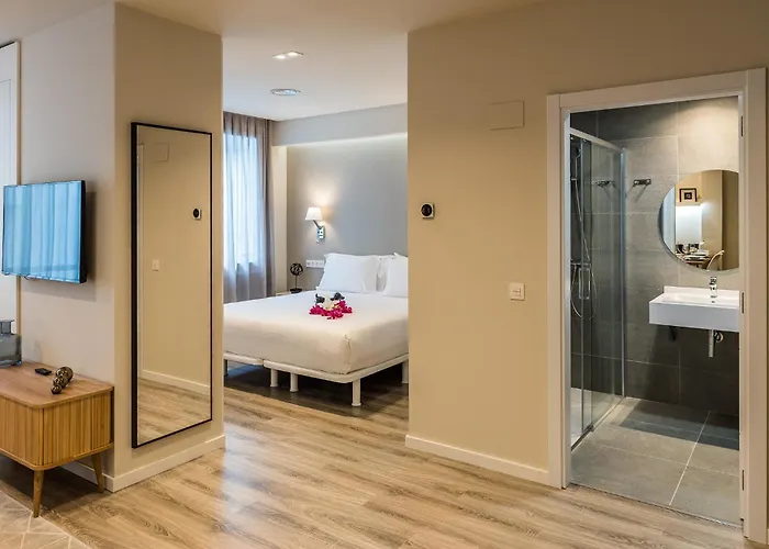 Center By Abba Apartahotel