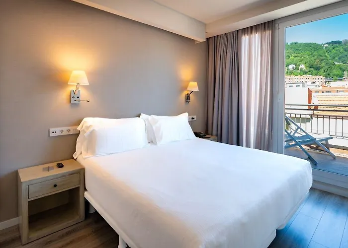 Center By Abba Apartahotel